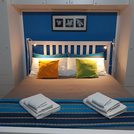 New Little House Hotel Nápoly Kültér fotó