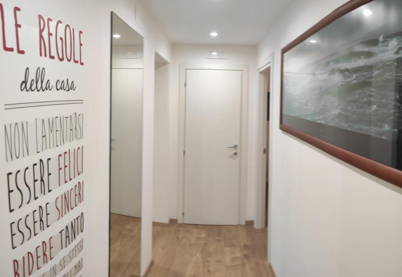New Little House Hotel Nápoly Kültér fotó